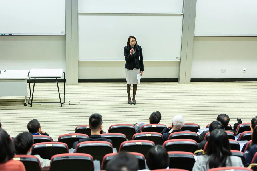 Del miedo al movimiento: claves para comenzar a liderar con confianza